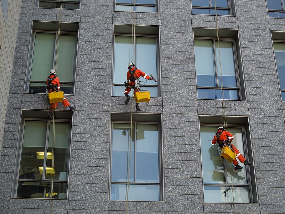 window-cleaning-services-rope-access-dubai